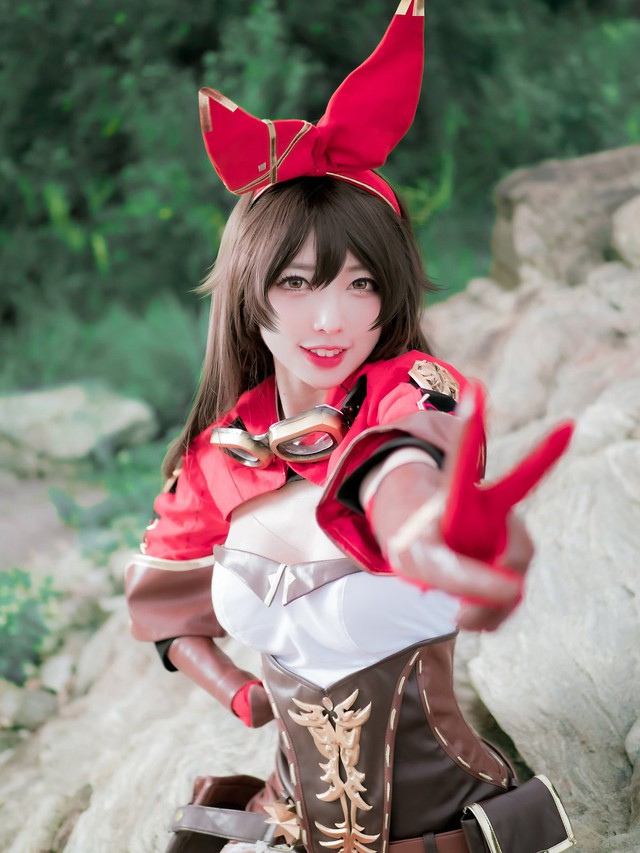 Tan chảy với bộ ảnh cosplay Amber trong Genshin Impact, xinh tựa thiên thần - Ảnh 15.