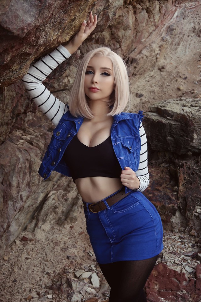 Mỹ nữ khiến fan ruột đứng ngồi không yên với màn cosplay Android 18 nóng bỏng đến từng xăng ti mét - Ảnh 9.