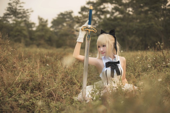 cosplay-saber-de-thuong-trong-game-fate-grand-order-4