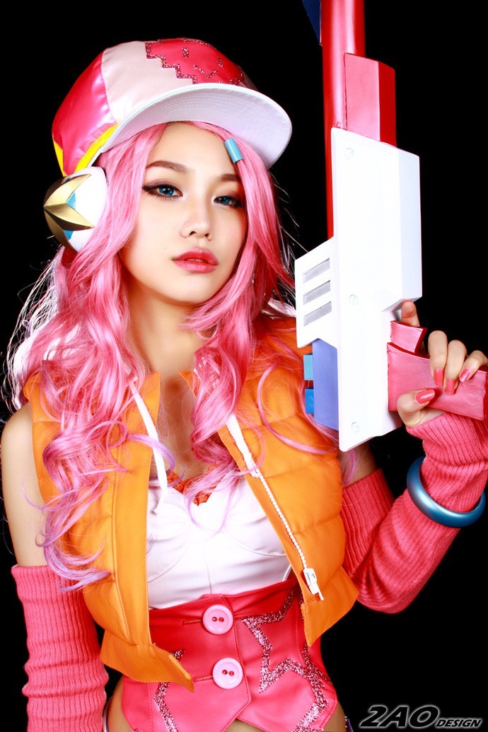 Cosplay 2 chị em Sona và Miss Fortune trong Liên Minh Huyền Thoại - Ảnh 7.