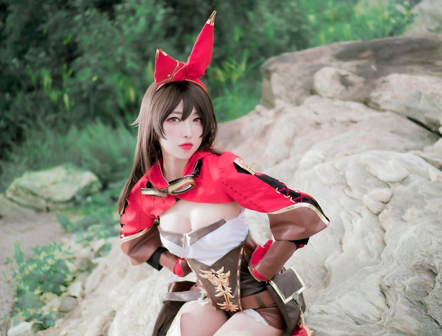 Tan chảy với bộ ảnh cosplay Amber trong Genshin Impact, xinh tựa thiên thần - Ảnh 10.