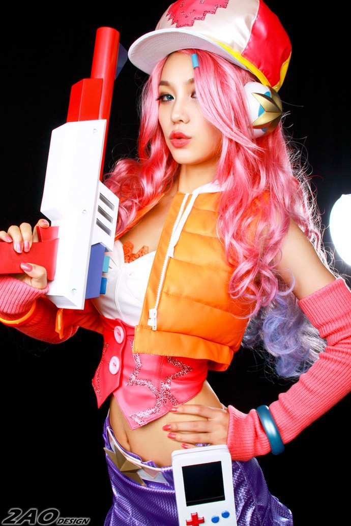 Cosplay 2 chị em Sona và Miss Fortune trong Liên Minh Huyền Thoại - Ảnh 8.