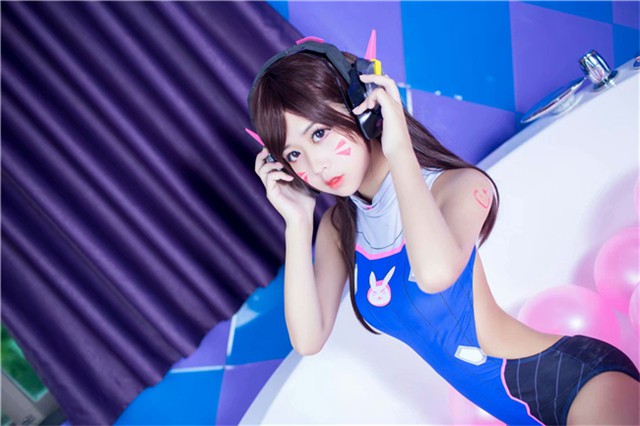 Cosplay D.Va mặt búng ra sữa cực dễ thương - Ảnh 8.