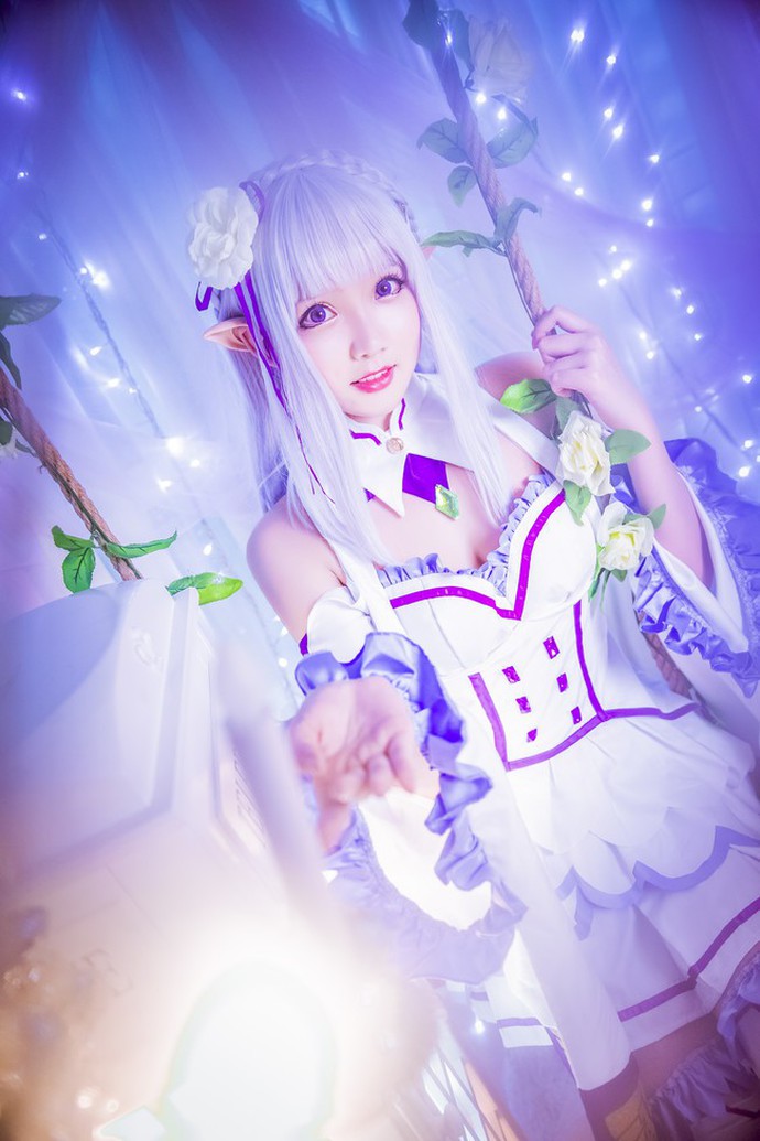 Cosplay tuyệt đẹp về nàng công chúa tóc trắng Emilia trong Re:Zero - Ảnh 4.