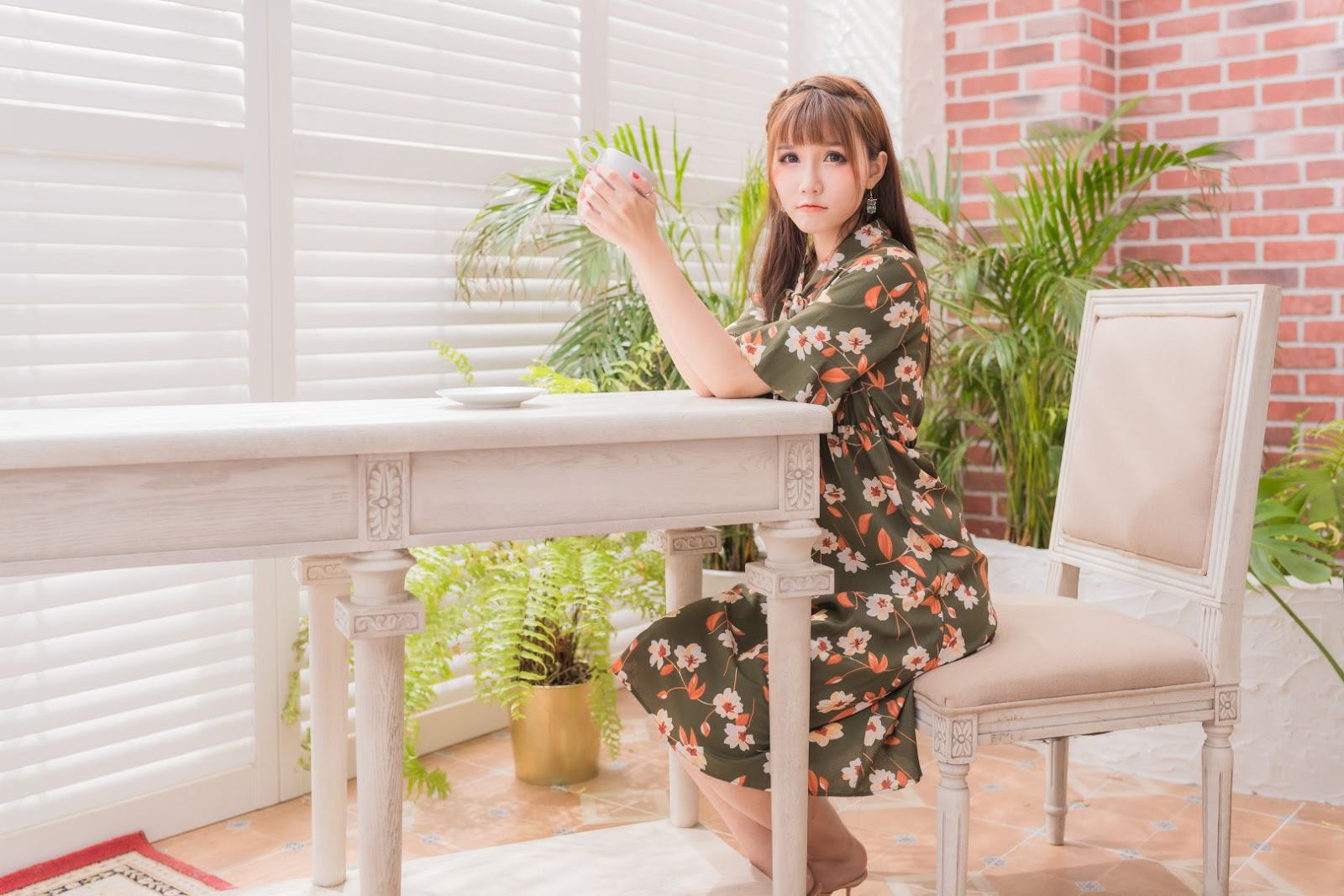 Qiao Qiao Er - 喬喬兒 - 2019.08.11 - Coffe Time Waiting For Someone - TruePic.net