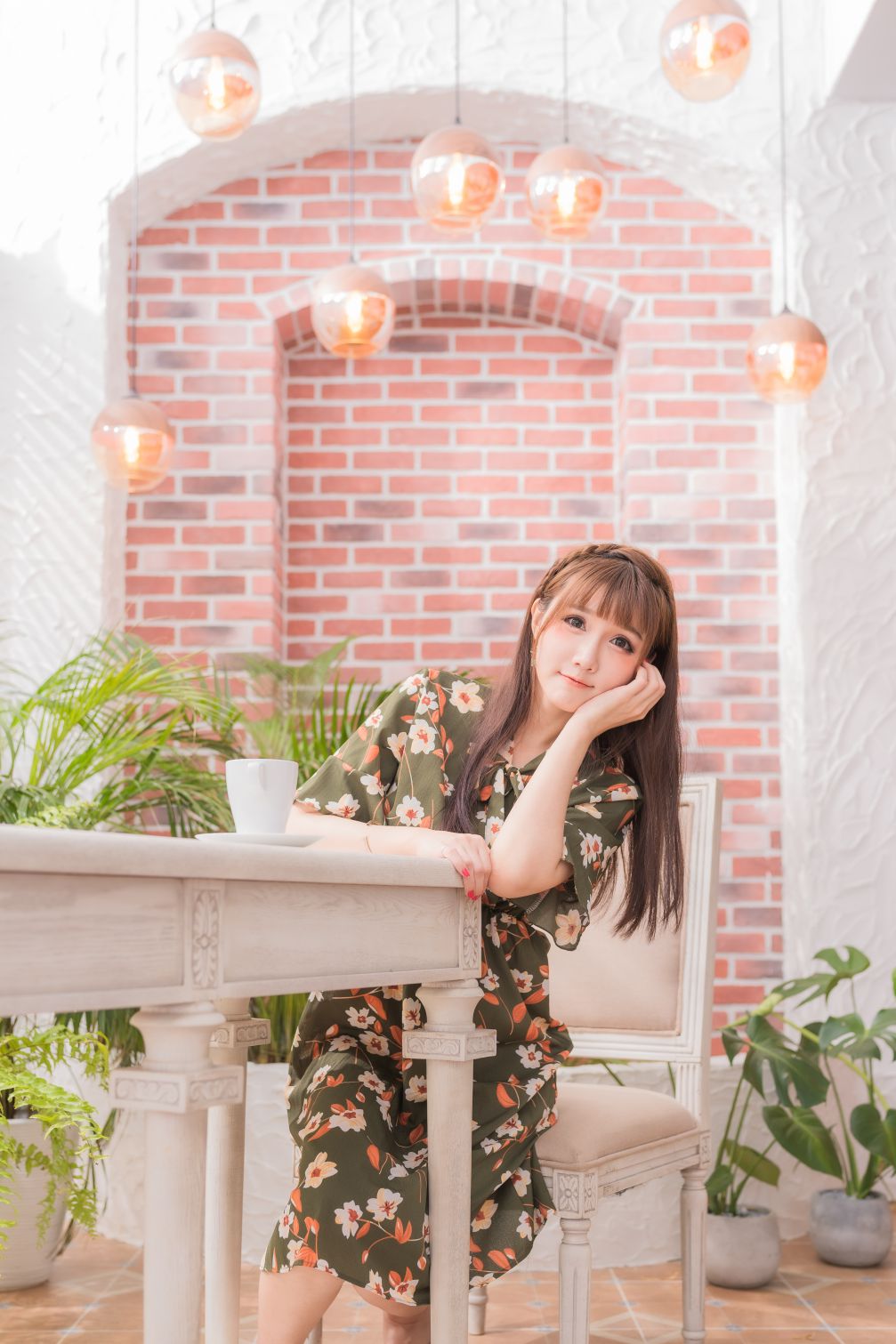 Qiao Qiao Er - 喬喬兒 - 2019.08.11 - Coffe Time Waiting For Someone - TruePic.net