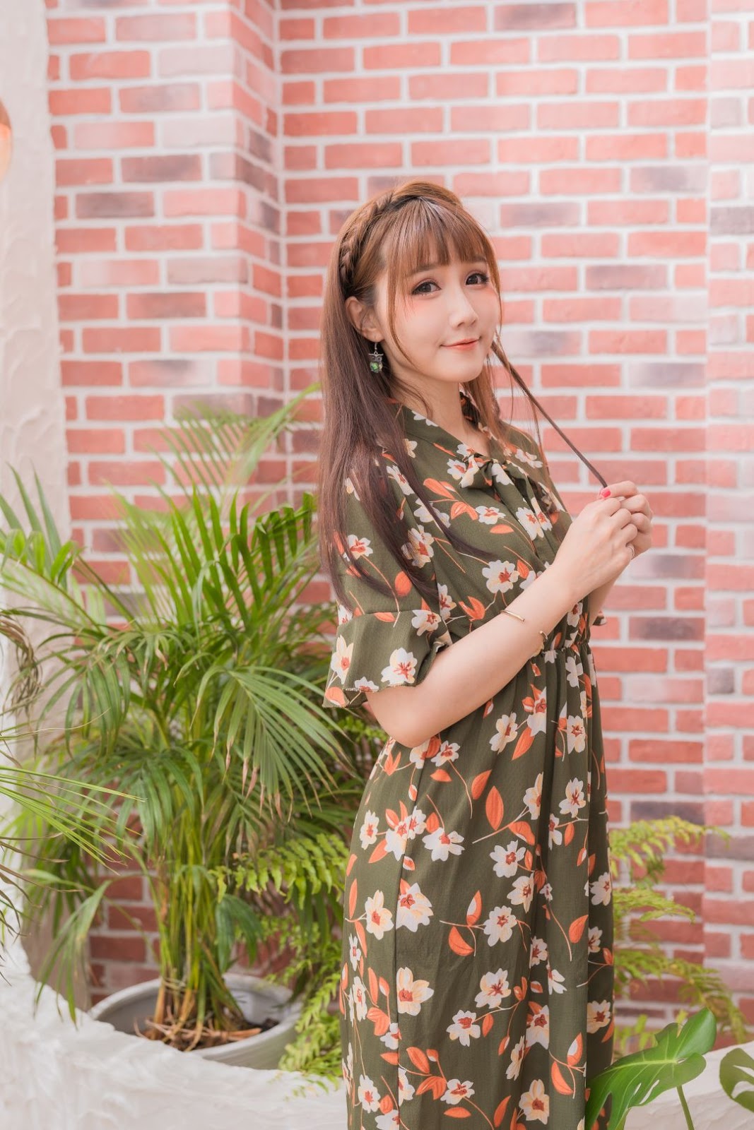 Qiao Qiao Er - 喬喬兒 - 2019.08.11 - Coffe Time Waiting For Someone - TruePic.net