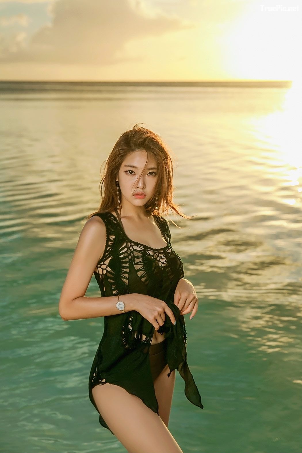 Park Jung Yoon hot korean model charming with sexy bikinis in Summer Collection 2018, TruePic.net