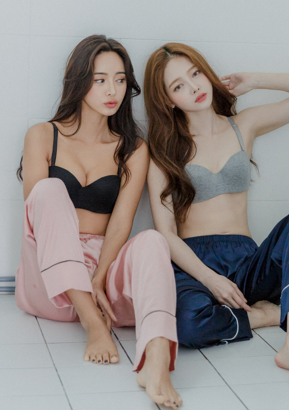 Kim Bo Ram & Kim Hee Jeong - Lingerie Set - 17.10.2017