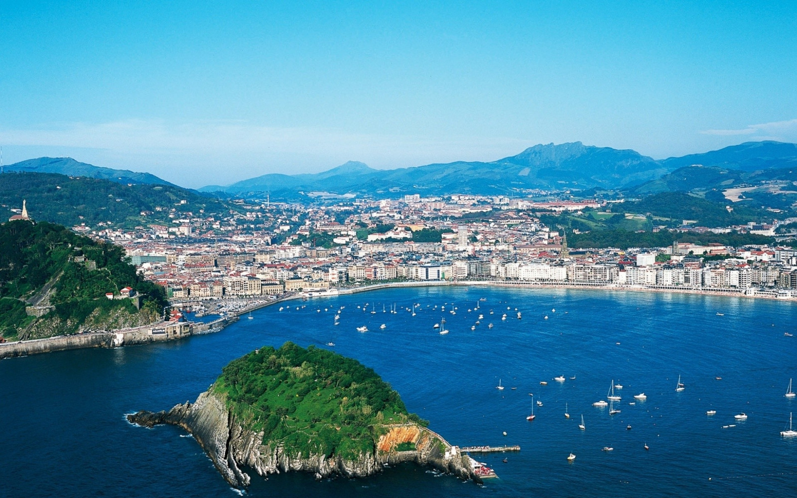 san sebastian, island, sea, ocean, buildings, greenery