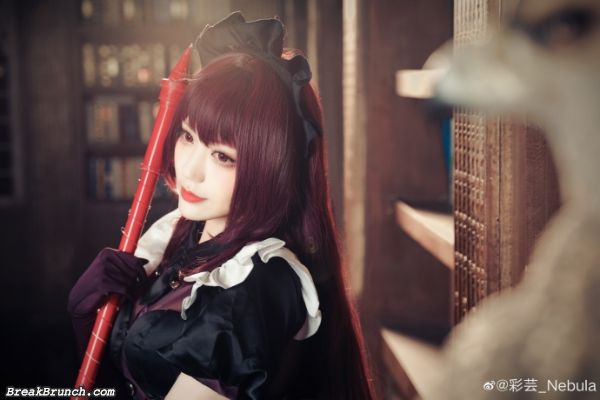 scathach-maid-cosplay (10)