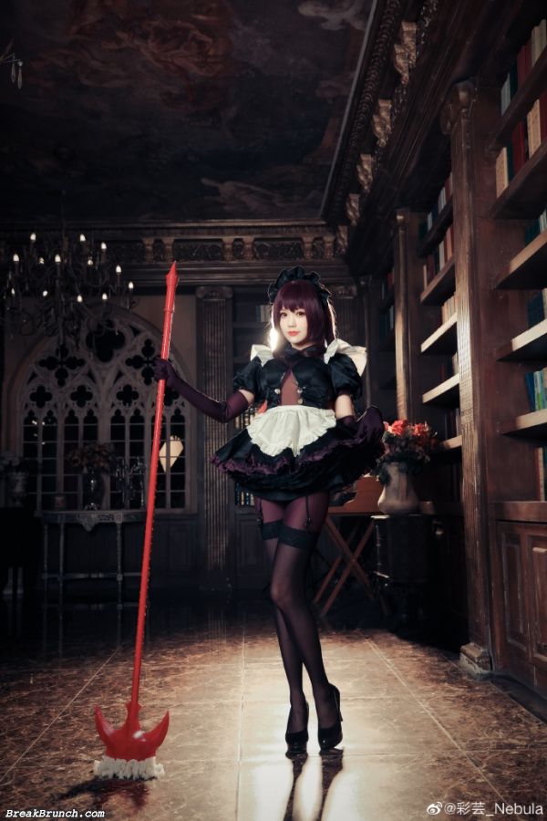 scathach-maid-cosplay (3)