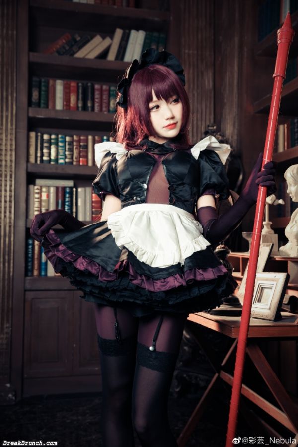 scathach-maid-cosplay (4)