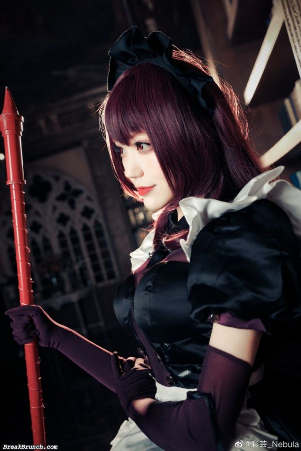 scathach-maid-cosplay (5)