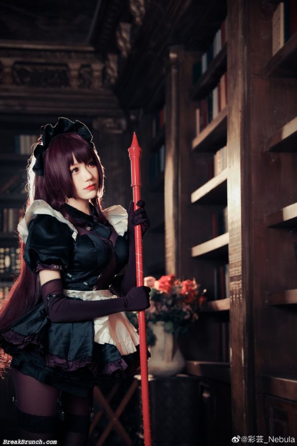 scathach-maid-cosplay (6)