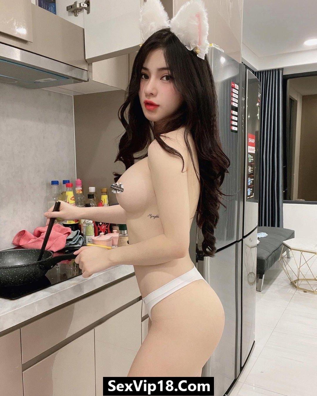 Ảnh sex gái xinh Hoàng Diệu Linh khoe thân hình bốc lửa