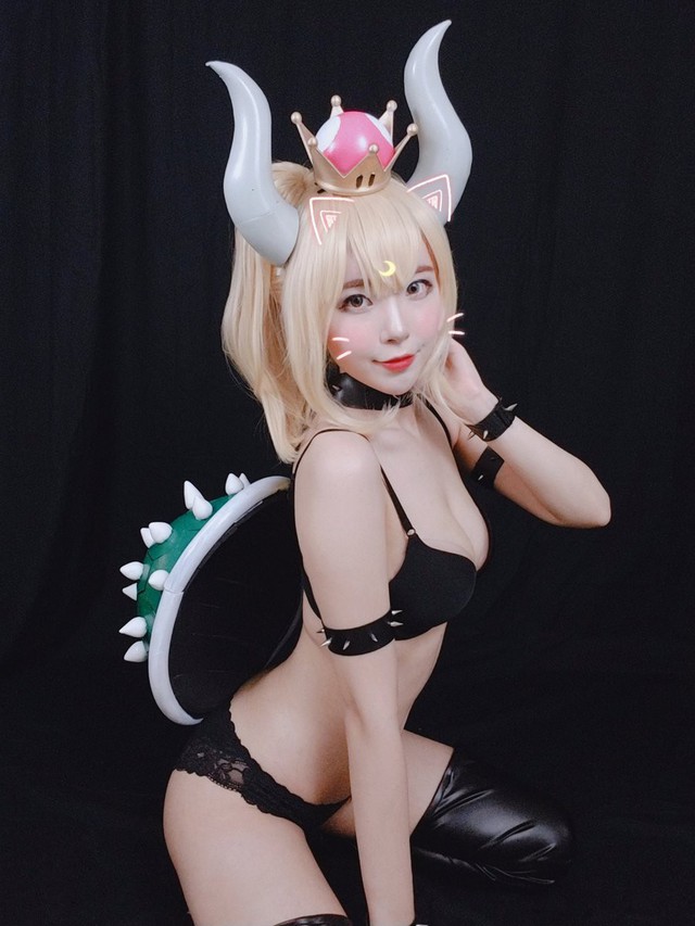 Chiêm ngưỡng nhan sắc nóng bỏng của Esther Lynn - Cô bạn gái có tâm góp phần biến Sneaky thành cosplayer hot nhất LMHT - Ảnh 4.