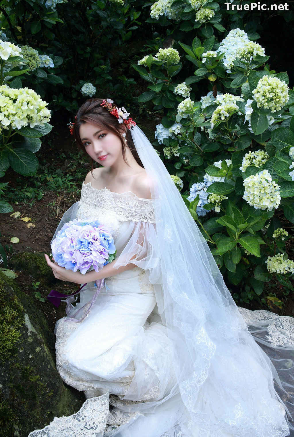 Image Taiwanese Model - 張倫甄 - Beautiful Bride and Hydrangea Flowers - TruePic.net - Picture-34