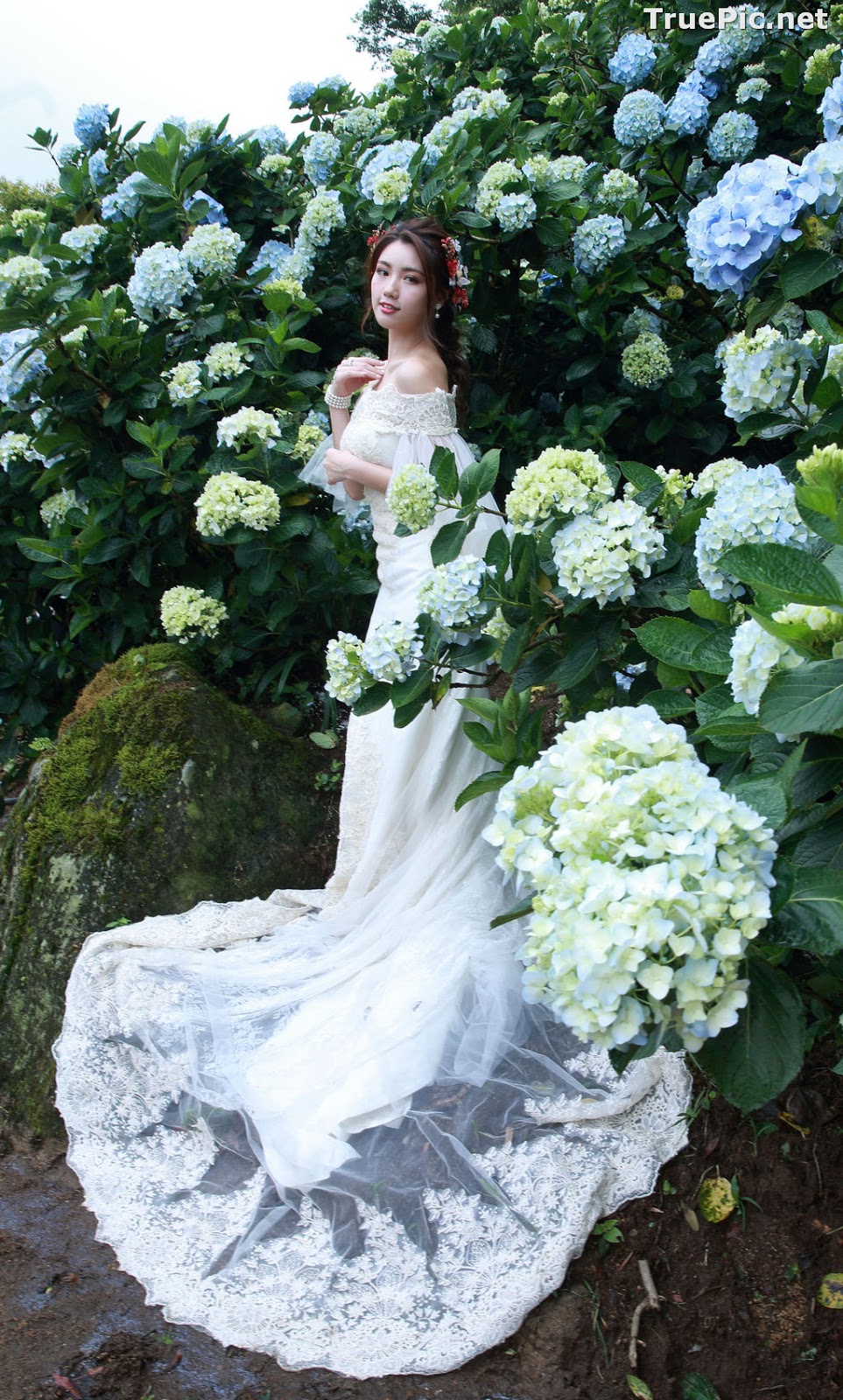 Image Taiwanese Model - 張倫甄 - Beautiful Bride and Hydrangea Flowers - TruePic.net - Picture-6