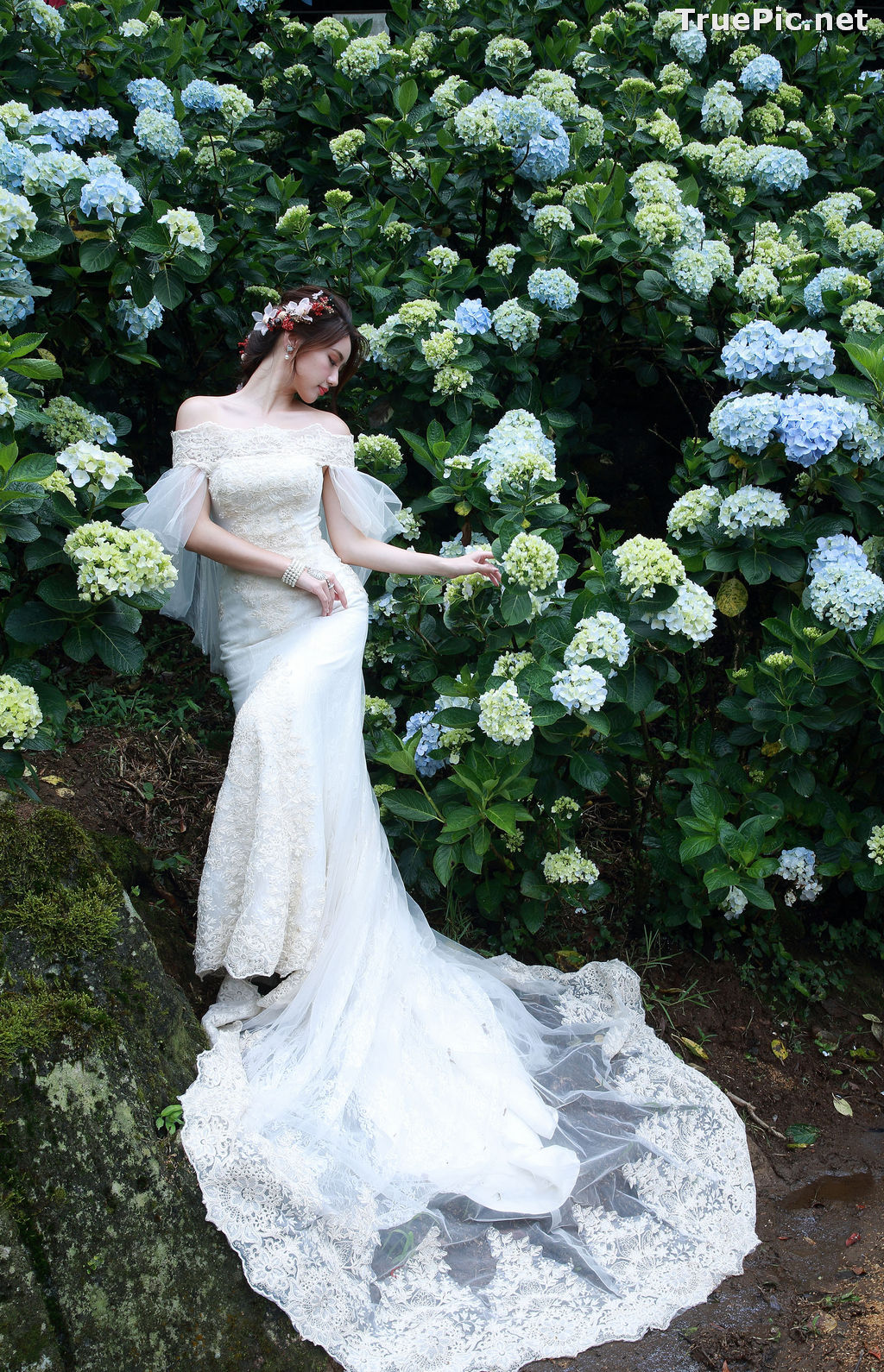 Image Taiwanese Model - 張倫甄 - Beautiful Bride and Hydrangea Flowers - TruePic.net - Picture-7