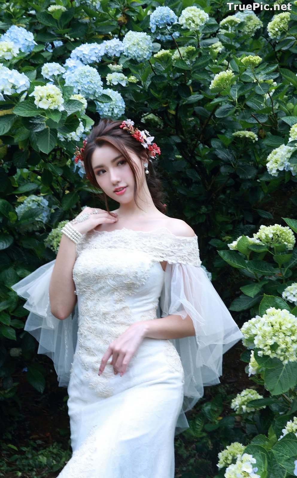 Image Taiwanese Model - 張倫甄 - Beautiful Bride and Hydrangea Flowers - TruePic.net - Picture-8