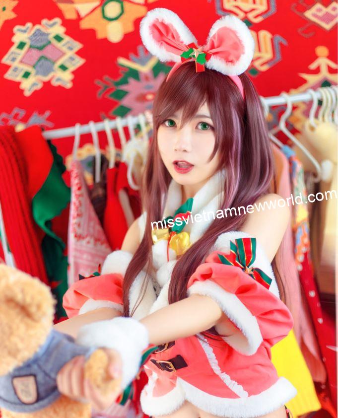 Tạo hình dễ thương của Kizuna Ai đầy ấn tượng trong bộ cosplay Giáng Sinh tuyệt đẹp