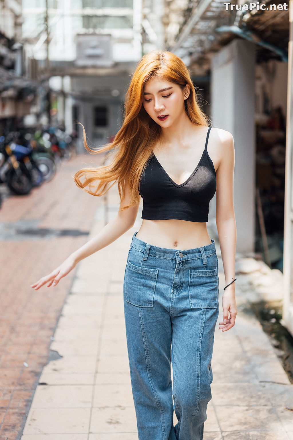 Image Thailand Model - Sasi Ngiunwan - Black Crop Tops and Jean - TruePic.net - Picture-11