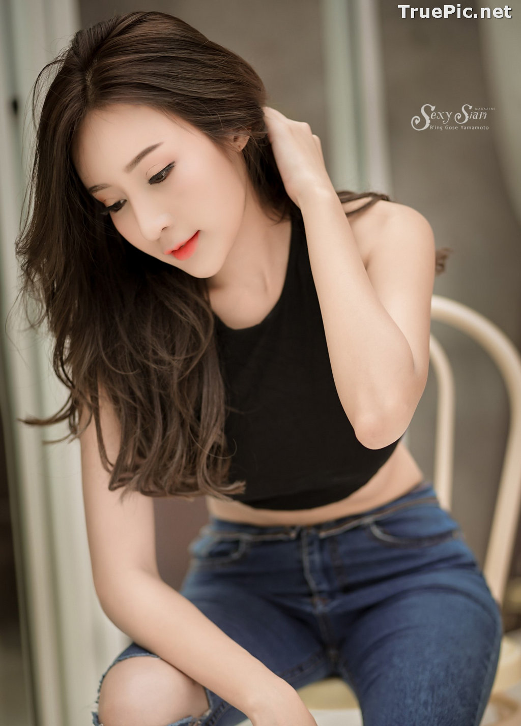 Image Thailand Model - Thanyarat Charoenpornkittada - Black Crop Top and Jean - TruePic.net - Picture-11