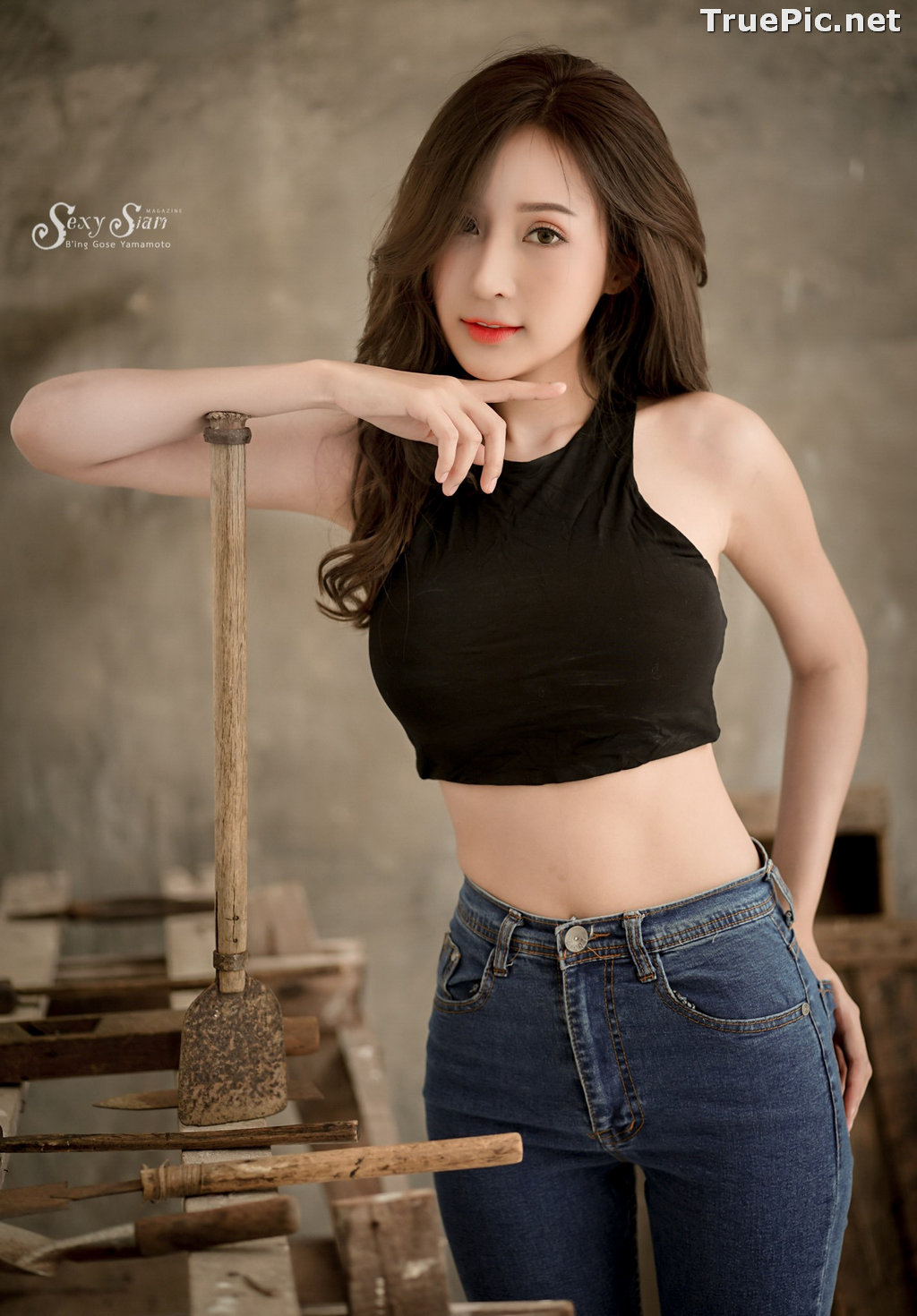 Image Thailand Model - Thanyarat Charoenpornkittada - Black Crop Top and Jean - TruePic.net - Picture-13