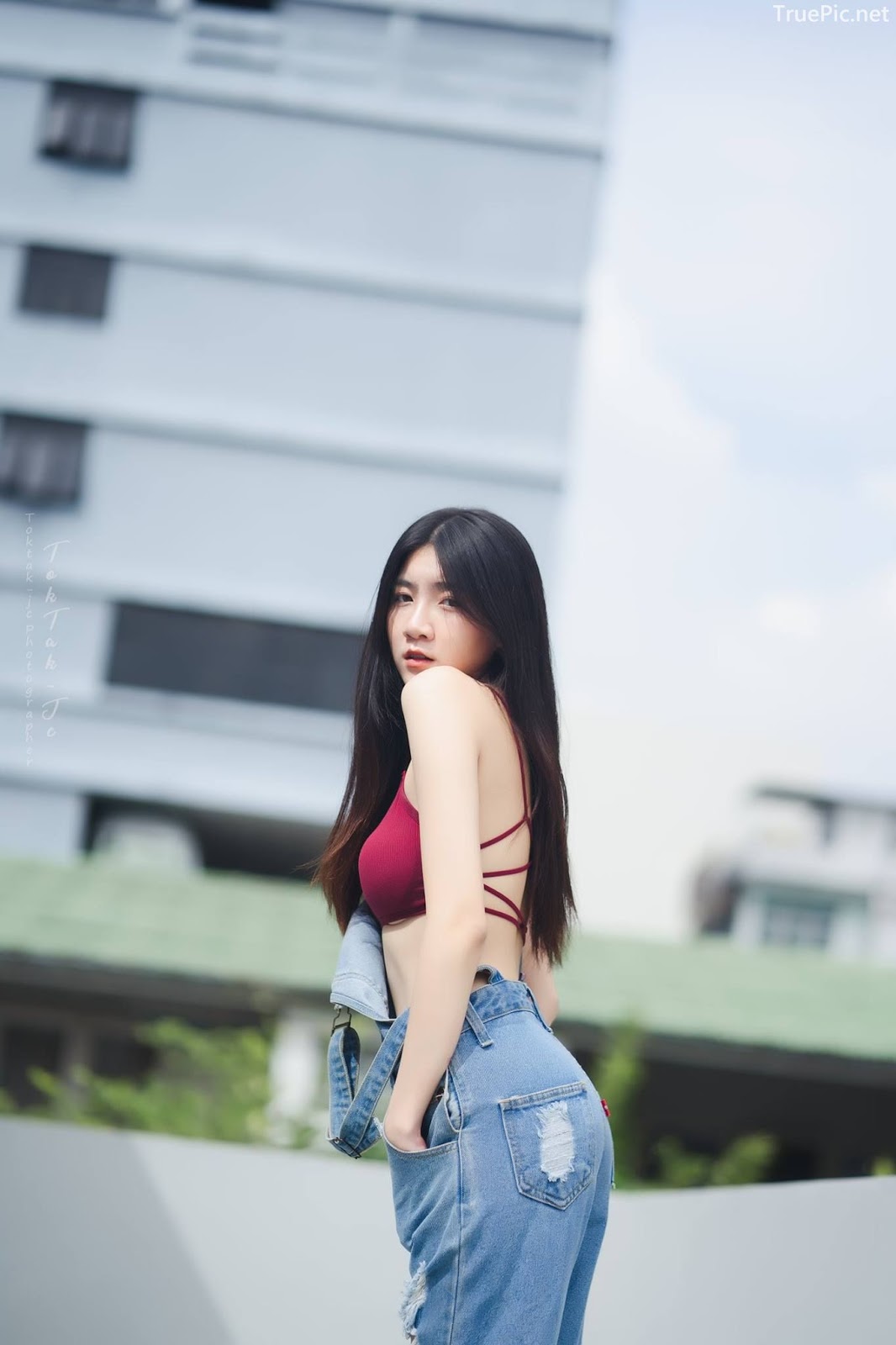 Thailand angel model Sasi Ngiunwan - Red plum bra and jean on a beautiful day - Picture 11