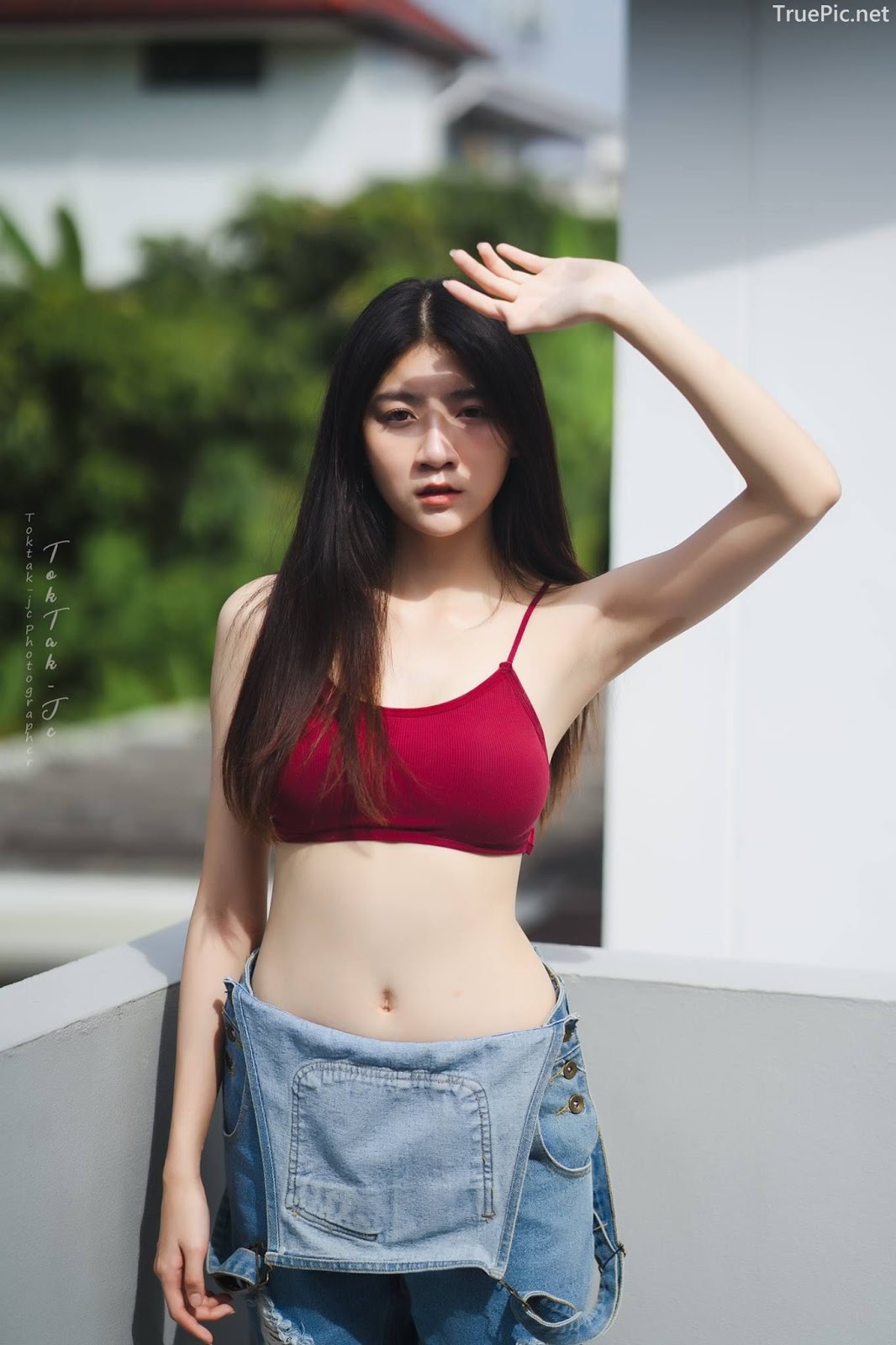 Thailand angel model Sasi Ngiunwan - Red plum bra and jean on a beautiful day - Picture 7