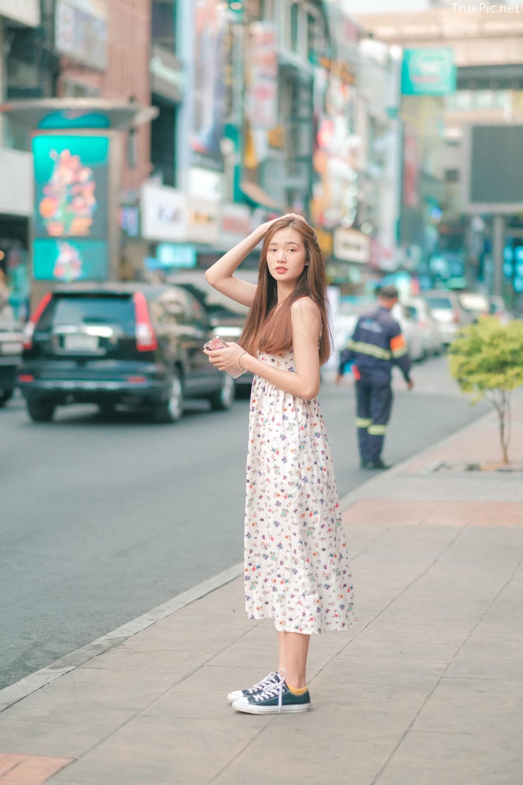 Thailand cute model - Kanyarat Ruangrung - On the streets with Miss teen Thailand - Picture 13