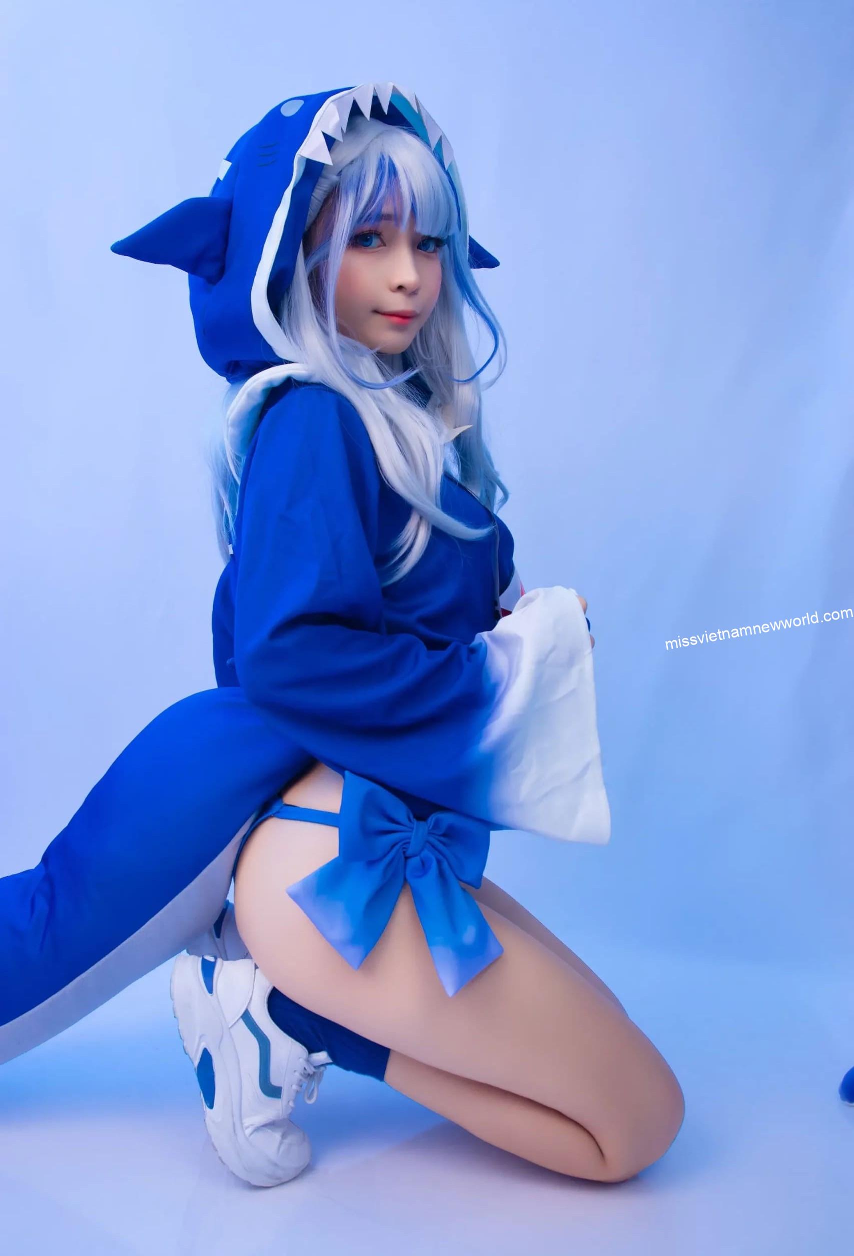 umeko-j-cosplay-gawr-gura (11)