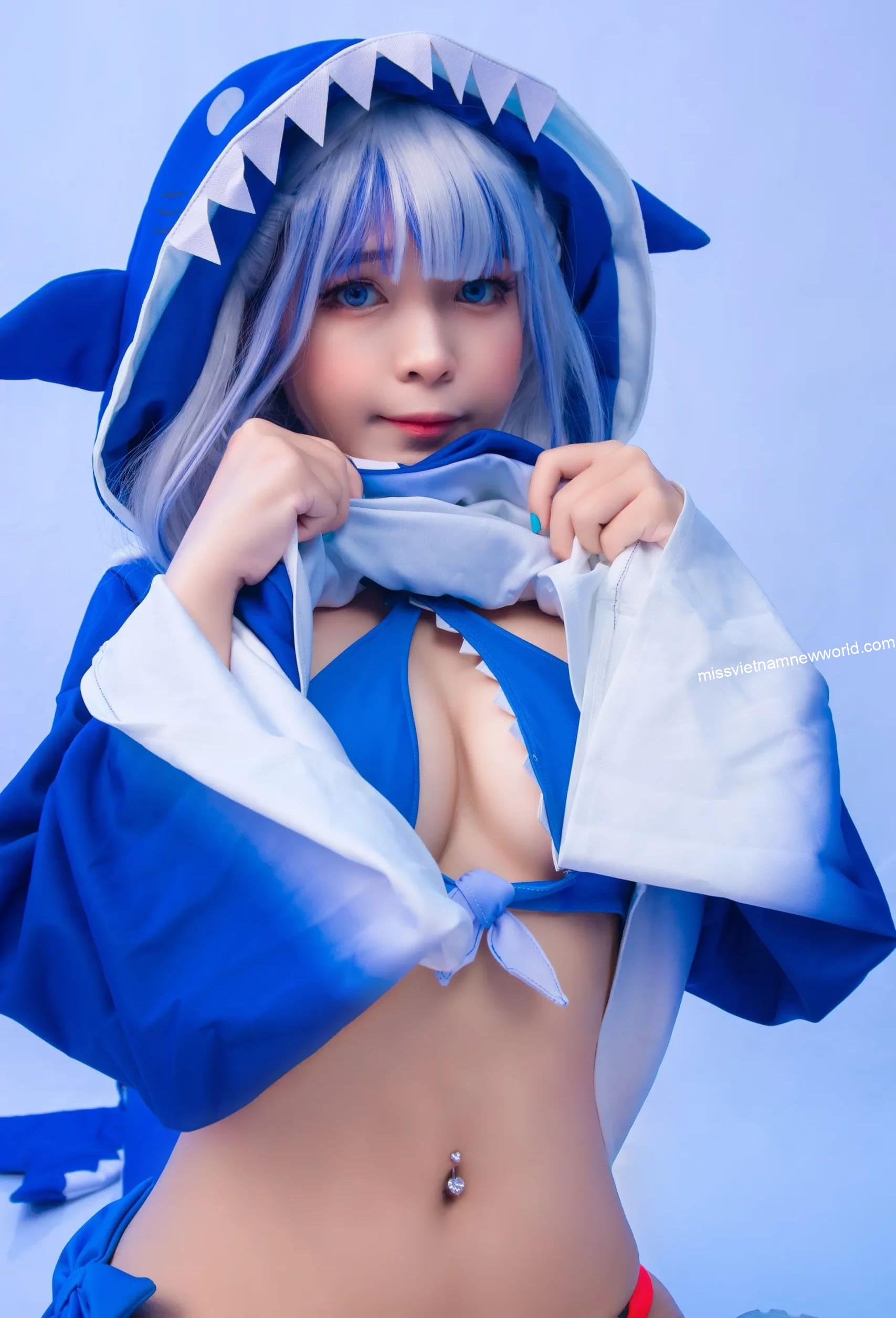 umeko-j-cosplay-gawr-gura (16)