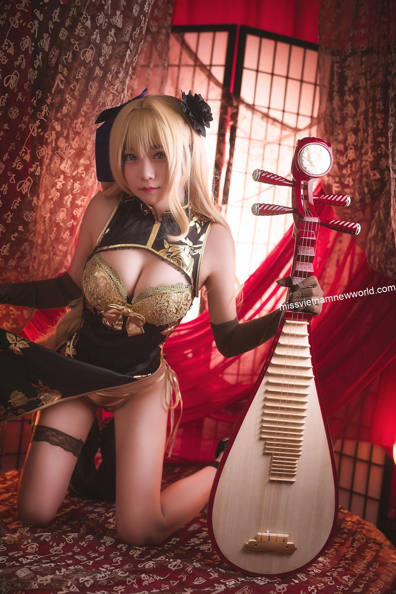 Vẻ đẹp bí ẩn và cuốn hút toát lên từ cosplay của 香草喵